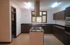3 Bed Apartment with En Suite at Riverside Drive 009 - 4