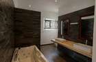 5 Bed Townhouse with En Suite at Lavington Green - 18