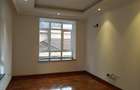 5 Bed Townhouse with En Suite in Lavington - 7