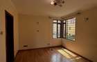 5 Bed Townhouse with En Suite in Lavington - 4