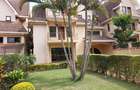 5 Bed Townhouse with En Suite at Lavington - 3