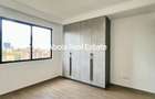 3 Bed Apartment with En Suite at Riverside Drive - 8