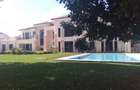 6 Bed House with En Suite in Runda - 1