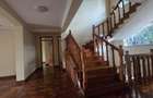 5 Bed Townhouse with En Suite in Lavington - 6