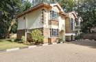 5 Bed House with En Suite in Lavington - 4