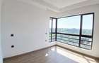 3 Bed Apartment with En Suite at Riverside Drive - 9