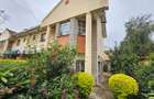 5 Bed House with En Suite in Lavington - 1