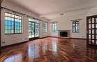 5 Bed House with En Suite in Lavington - 10