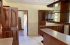 5 Bed Villa with En Suite in Rosslyn - 16
