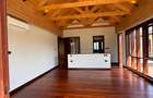 4 Bed Villa with Swimming Pool in Runda - 8