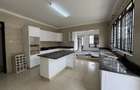 5 Bed Townhouse with En Suite in Lavington - 6