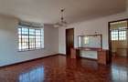 4 Bed House with En Suite in Lavington - 9