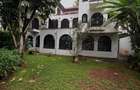 4 Bed Townhouse with En Suite at Riverside Drive - 1