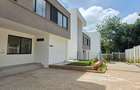 6 Bed Townhouse with En Suite at Old Kitusuru - 12