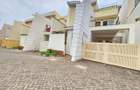 5 Bed House with En Suite in Kyuna - 2