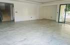5 Bed Apartment with En Suite at 3Rd Parklands - 1