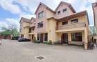 5 Bed Townhouse with En Suite in Lavington - 3