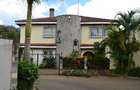 4 Bed Townhouse with En Suite at Palm Spring Gardens - 1