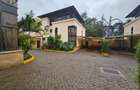 4 Bed Villa with En Suite at Lavington - 1