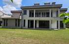 6 Bed Villa with En Suite in Lavington - 14