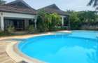 4 Bed Villa with En Suite at Bofa - 1