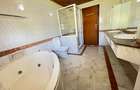 5 Bed Townhouse with En Suite in Spring Valley - 14