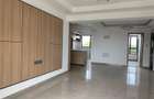 3 Bed Apartment with En Suite in Riverside - 3