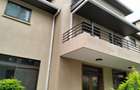 5 Bed Townhouse with En Suite in Lavington - 2