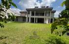 6 Bed Townhouse with En Suite at Maji Mazuri Rd - 1