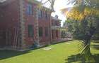 6 Bed Townhouse with En Suite at Karen Hardy - 6