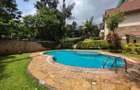 5 Bed Townhouse with En Suite at Lavington - 3
