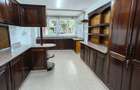 4 Bed Townhouse with Swimming Pool in Riverside - 8