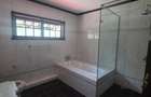 4 Bed Villa with En Suite in Riverside - 12