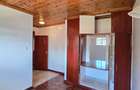 5 Bed House with En Suite in Nyari - 11