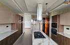 4 Bed Apartment with En Suite in Riverside - 6