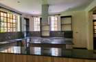 4 Bed House with En Suite in Rosslyn - 3