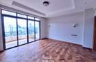 4 Bed Apartment with En Suite at Riverside Drive - 18