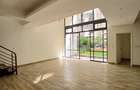 4 Bed Apartment with En Suite at Riverside Drive - 7