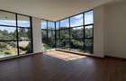 5 Bed House with En Suite in Nyari - 14