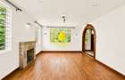 5 Bed House with En Suite in Rosslyn - 9
