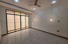 3 Bed Apartment with En Suite at Beach Road - 16