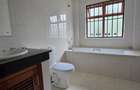 5 Bed Townhouse with En Suite at Runda - 14
