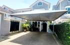 5 Bed Townhouse with En Suite at Lavington - 10