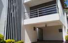 4 Bed House with En Suite in Lavington - 9