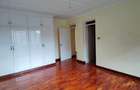 3 Bed Apartment with En Suite at Hatheru Road - 4