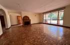 4 Bed House with En Suite at Mountain View - 3
