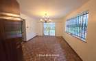 4 Bed House with Garden in Rosslyn - 5