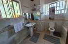 5 Bed House with En Suite at Hardy Area - 9