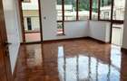 6 Bed Townhouse with En Suite at Lavington - 4