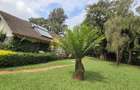 4 Bed House with En Suite in Lavington - 2